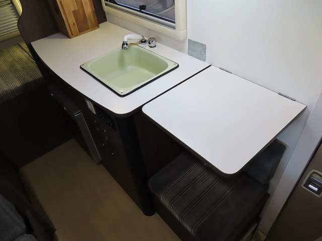 キャンピングカー キャブコン ｶﾑﾛｰﾄﾞ 東和 ｳﾞｫｰﾝﾉｲﾝR2B　家庭用ｴｱｺﾝ