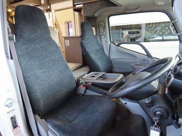 キャンピングカー キャブコン ｶﾑﾛｰﾄﾞ 東和 ｳﾞｫｰﾝﾉｲﾝR2B　家庭用ｴｱｺﾝ