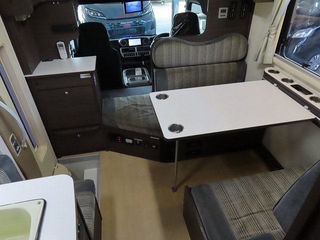 キャンピングカー キャブコン ｶﾑﾛｰﾄﾞ 東和 ｳﾞｫｰﾝﾉｲﾝR2B　家庭用ｴｱｺﾝ