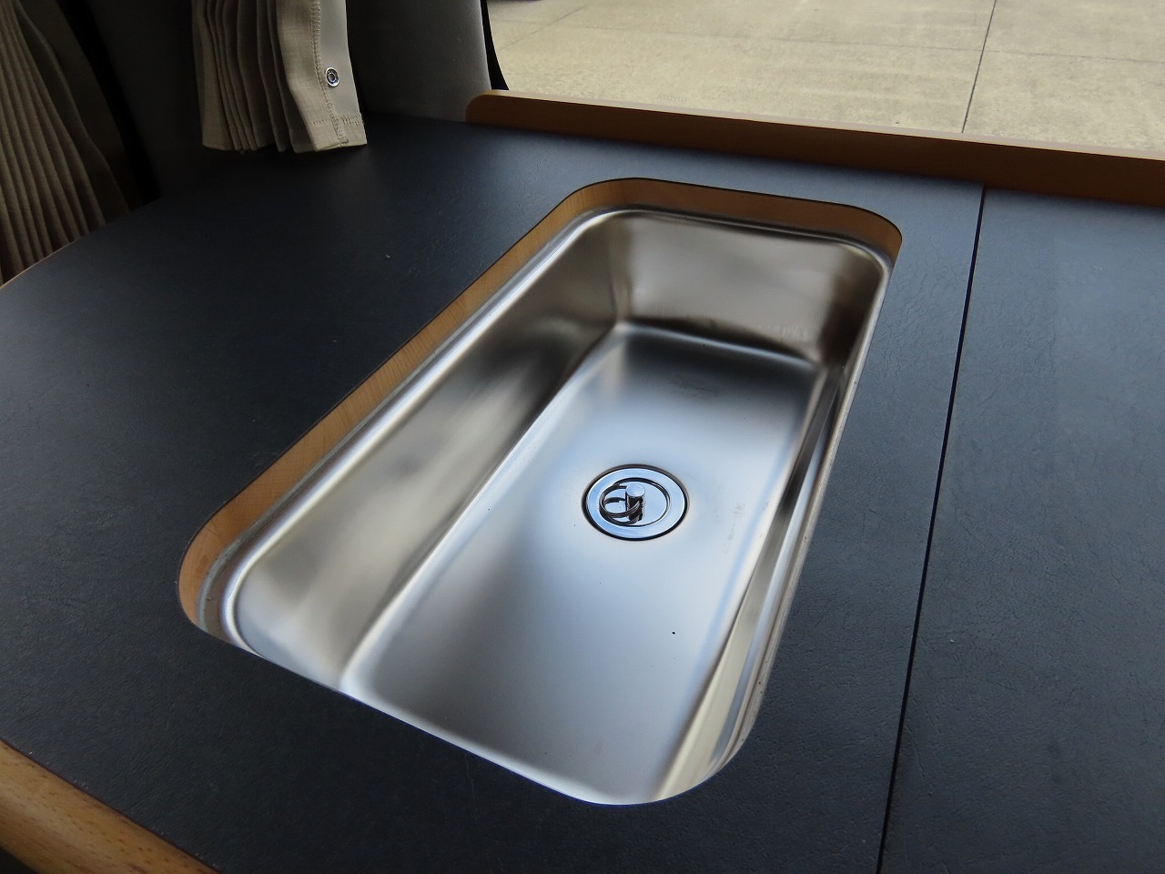 キャンピングカー バンコン ﾊｲｴｰｽ ﾄｲﾌｧｸﾄﾘｰ ﾄｲｽﾞﾎﾞｯｸｽ 4WD