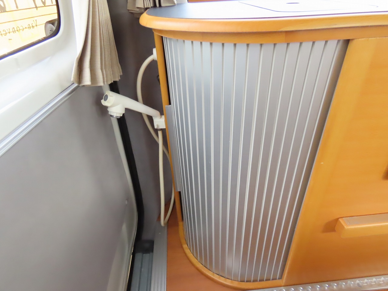 キャンピングカー バンコン ﾊｲｴｰｽ ﾄｲﾌｧｸﾄﾘｰ ﾄｲｽﾞﾎﾞｯｸｽ 4WD