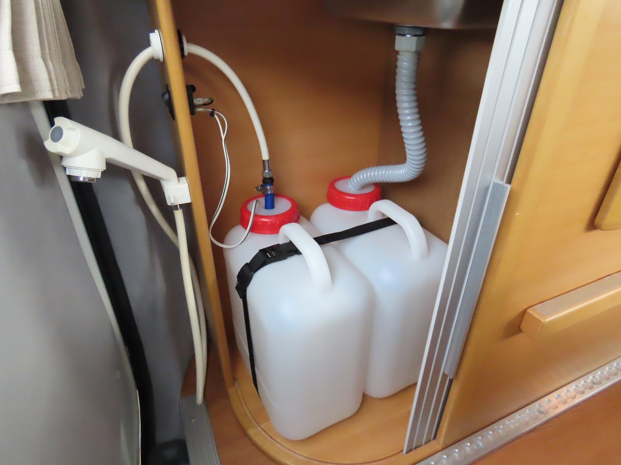 キャンピングカー バンコン ﾊｲｴｰｽ ﾄｲﾌｧｸﾄﾘｰ ﾄｲｽﾞﾎﾞｯｸｽ 4WD