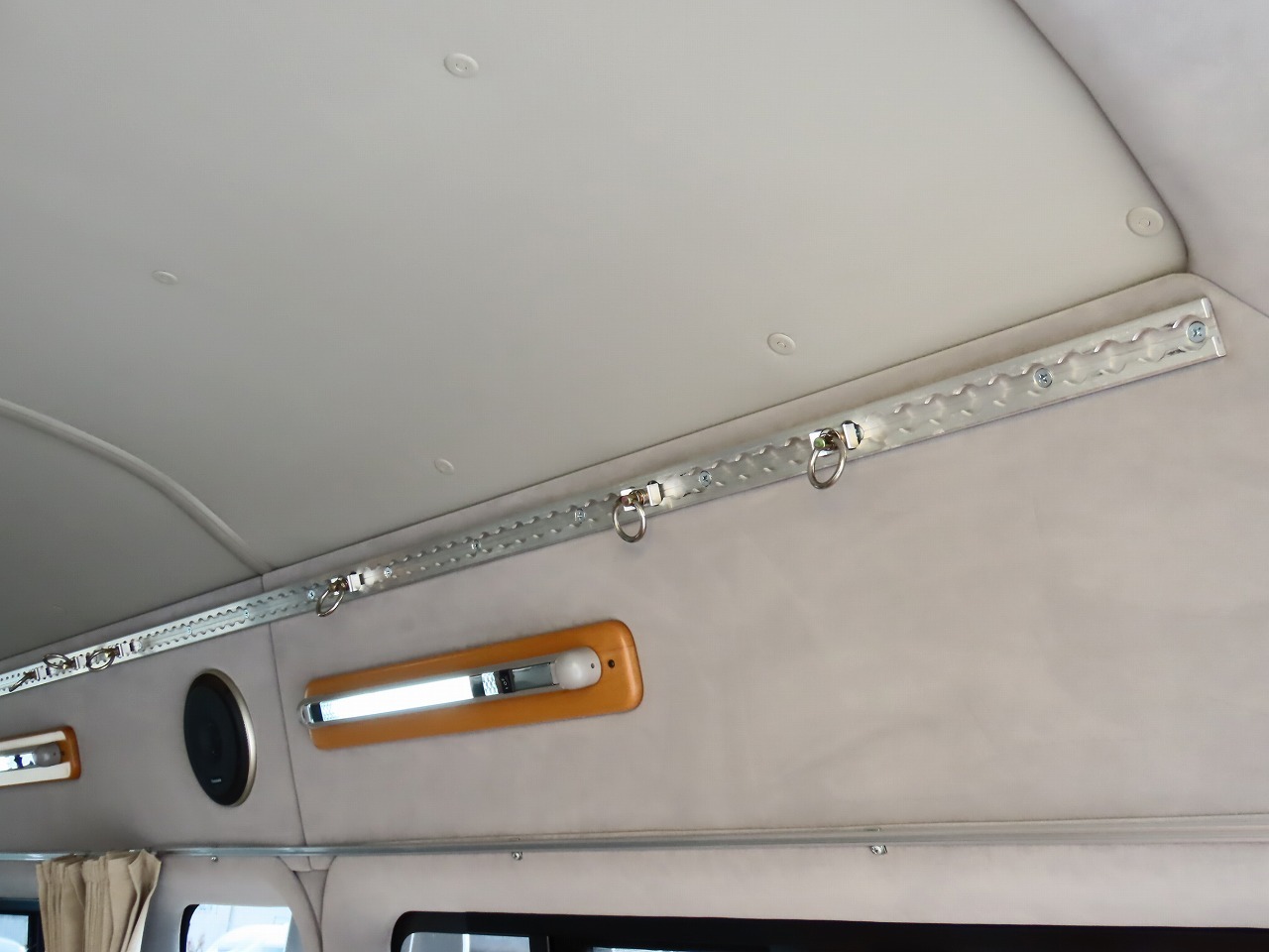 キャンピングカー バンコン ﾊｲｴｰｽ ﾄｲﾌｧｸﾄﾘｰ ﾄｲｽﾞﾎﾞｯｸｽ 4WD