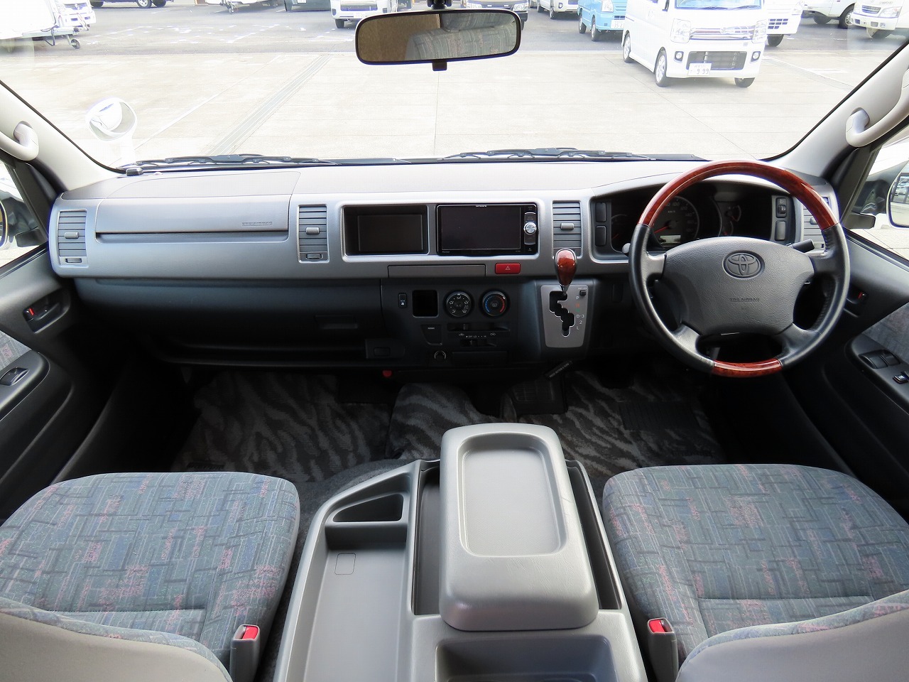 キャンピングカー バンコン ﾊｲｴｰｽ ﾄｲﾌｧｸﾄﾘｰ ﾄｲｽﾞﾎﾞｯｸｽ 4WD