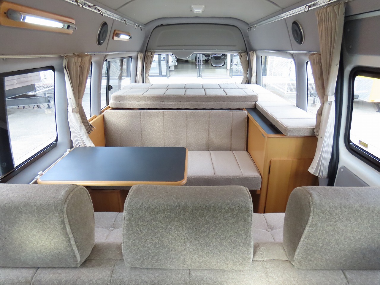 キャンピングカー バンコン ﾊｲｴｰｽ ﾄｲﾌｧｸﾄﾘｰ ﾄｲｽﾞﾎﾞｯｸｽ 4WD