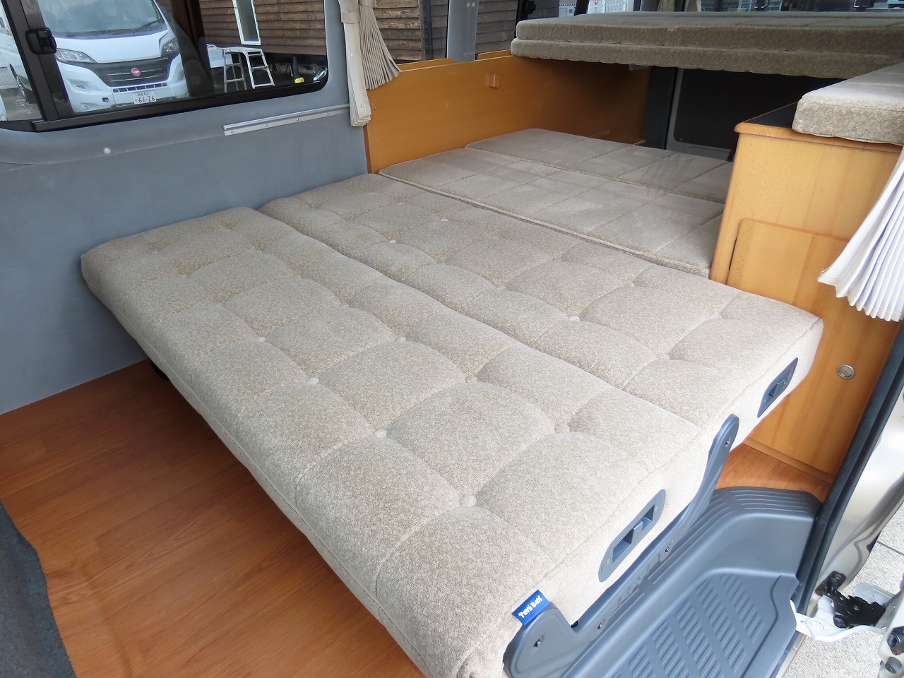 キャンピングカー バンコン ﾊｲｴｰｽ ﾄｲﾌｧｸﾄﾘｰ ﾄｲｽﾞﾎﾞｯｸｽ 4WD