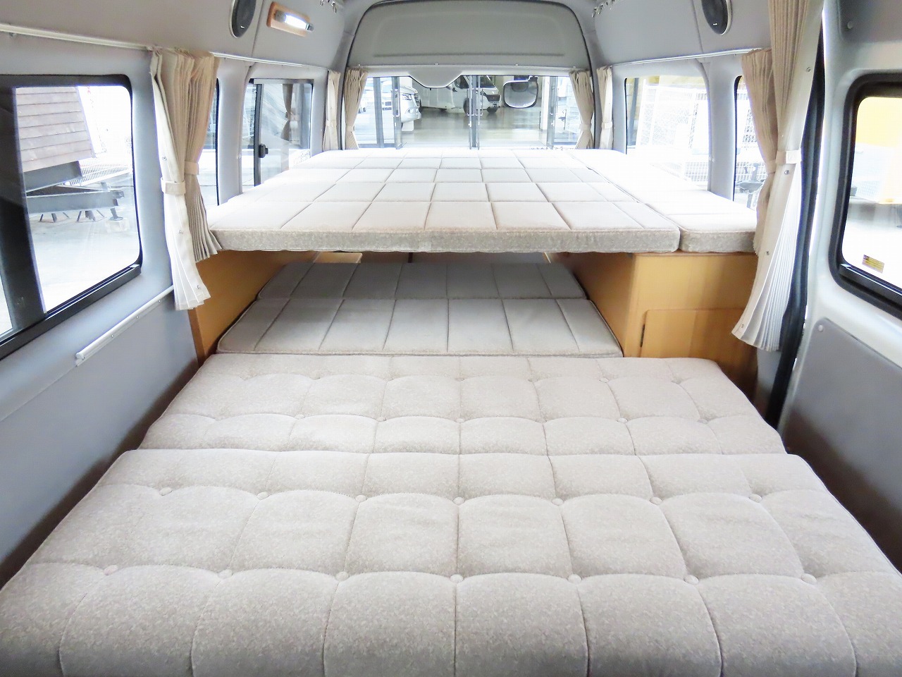 キャンピングカー バンコン ﾊｲｴｰｽ ﾄｲﾌｧｸﾄﾘｰ ﾄｲｽﾞﾎﾞｯｸｽ 4WD