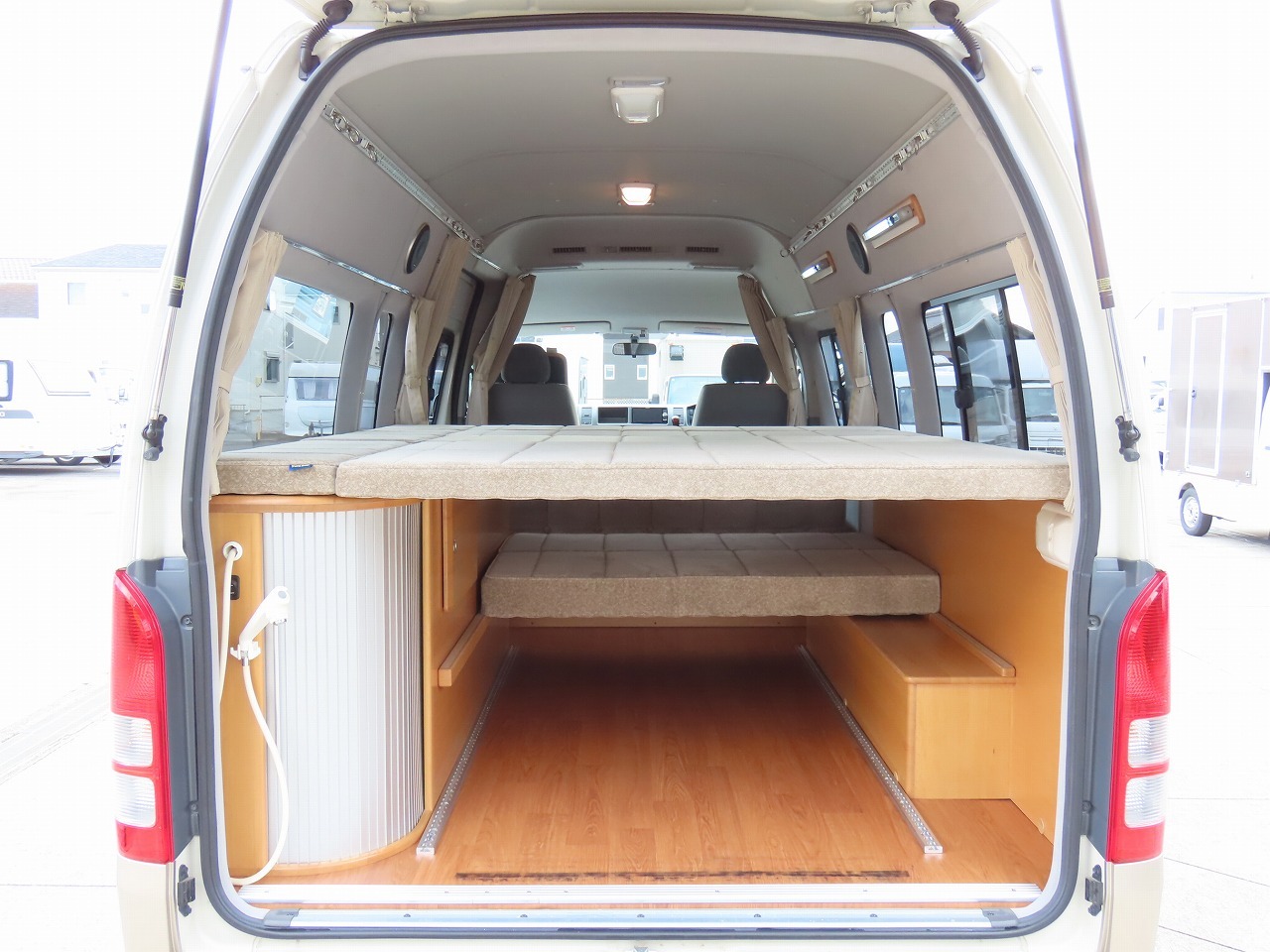 キャンピングカー バンコン ﾊｲｴｰｽ ﾄｲﾌｧｸﾄﾘｰ ﾄｲｽﾞﾎﾞｯｸｽ 4WD