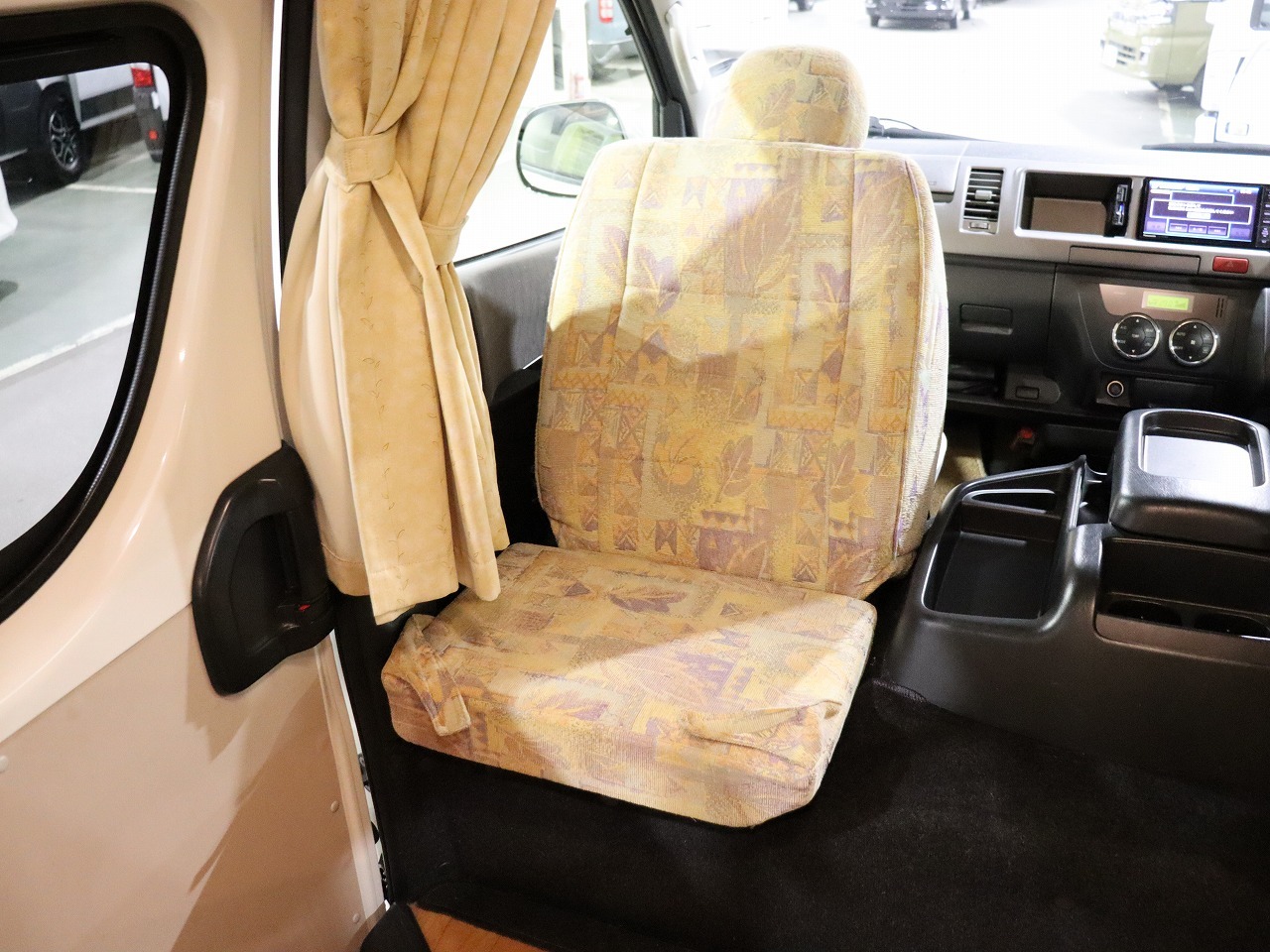 キャンピングカー バンコン ﾊｲｴｰｽ ｶﾄｰﾓｰﾀｰ ﾛﾝｸﾞﾄﾚｲﾝ 4WD　FF