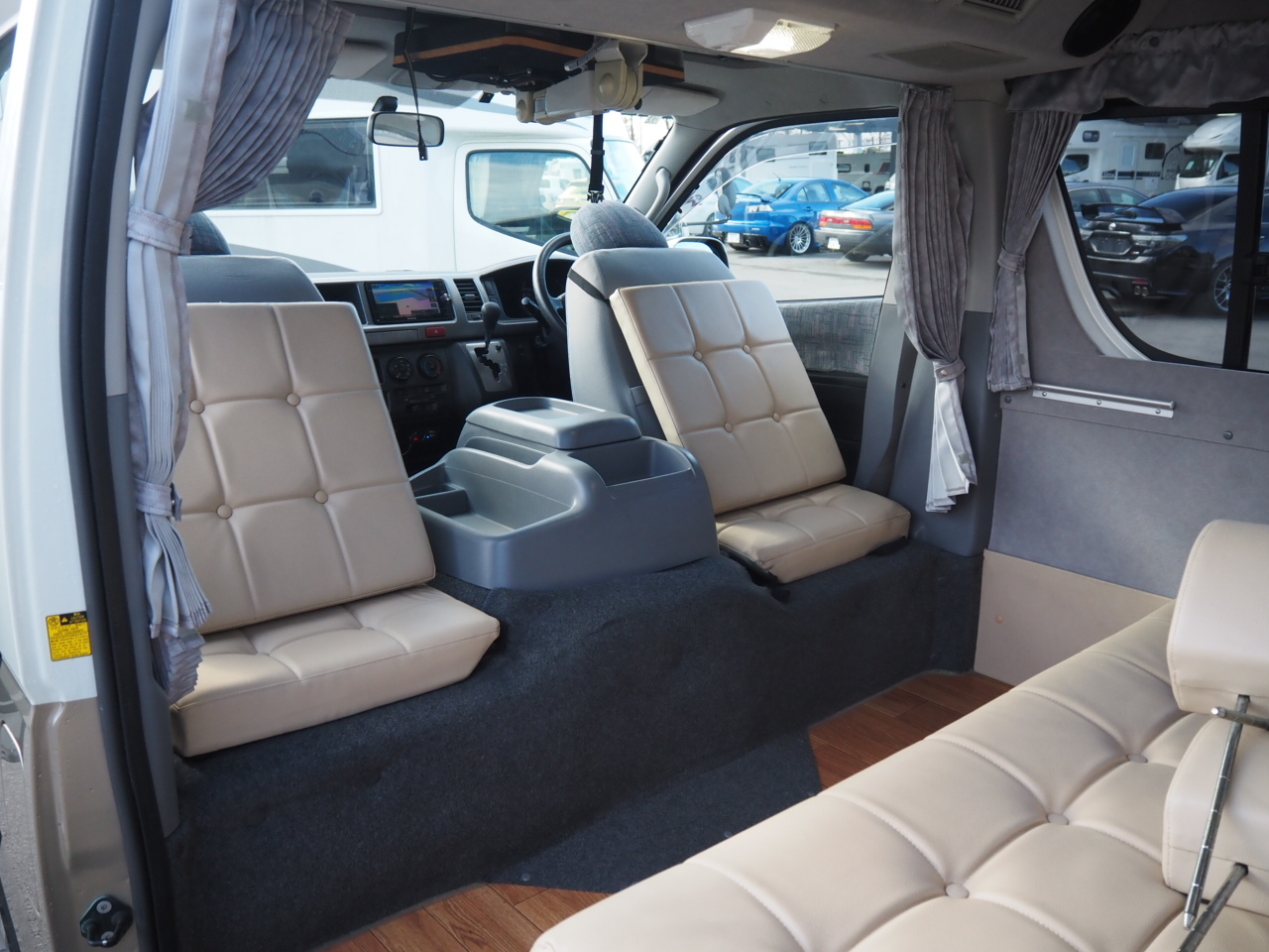 キャンピングカー バンコン ﾊｲｴｰｽ ﾚｸﾋﾞｨ ｻﾗｲ 4WD FFﾋｰﾀｰ 