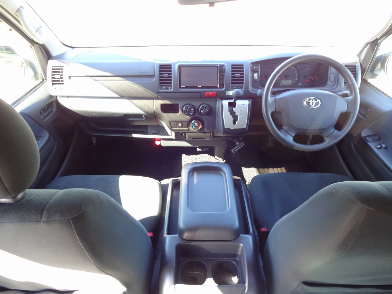 キャンピングカー バンコン ﾊｲｴｰｽ ﾋﾞｰｸﾙ ｸｯﾁｪｯﾀ　FF　展開式二段ﾍﾞｯﾄﾞ