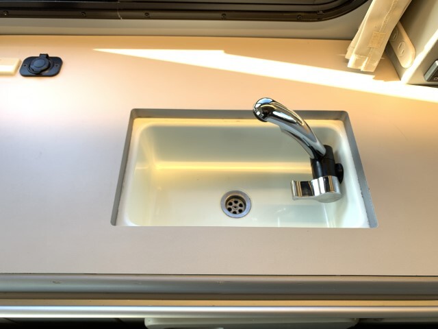 キャンピングカー バンコン ﾎﾜｲﾄﾊｳｽ ｺﾝﾊﾟｽﾋﾞｯﾂ ｴｱｺﾝ FF ｿｰﾗｰ