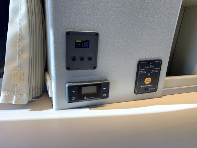 キャンピングカー バンコン ﾎﾜｲﾄﾊｳｽ ｺﾝﾊﾟｽﾋﾞｯﾂ ｴｱｺﾝ FF ｿｰﾗｰ