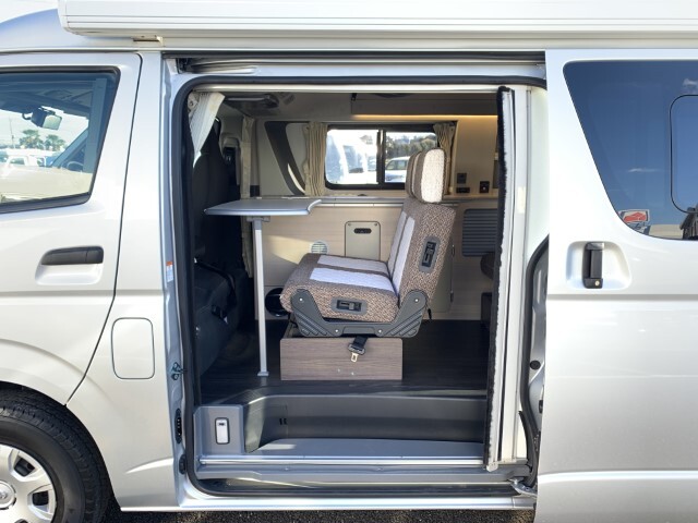 キャンピングカー バンコン ﾎﾜｲﾄﾊｳｽ ｺﾝﾊﾟｽﾋﾞｯﾂ ｴｱｺﾝ FF ｿｰﾗｰ