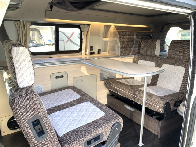 キャンピングカー バンコン ﾎﾜｲﾄﾊｳｽ ｺﾝﾊﾟｽﾋﾞｯﾂ ｴｱｺﾝ FF ｿｰﾗｰ