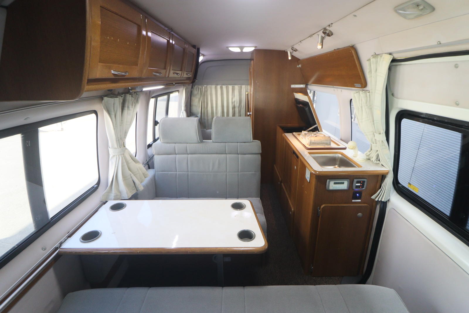 キャンピングカー バンコン ﾊｲｴｰｽ RVﾗﾝﾄﾞ ﾗﾝﾄﾞﾜｺﾞﾝ