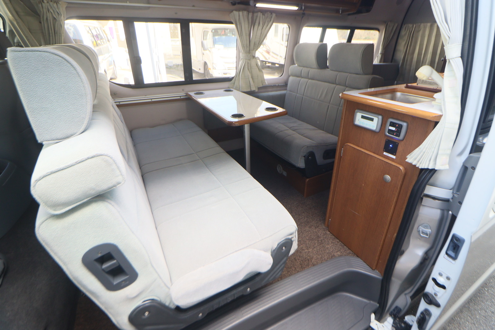 キャンピングカー バンコン ﾊｲｴｰｽ RVﾗﾝﾄﾞ ﾗﾝﾄﾞﾜｺﾞﾝ