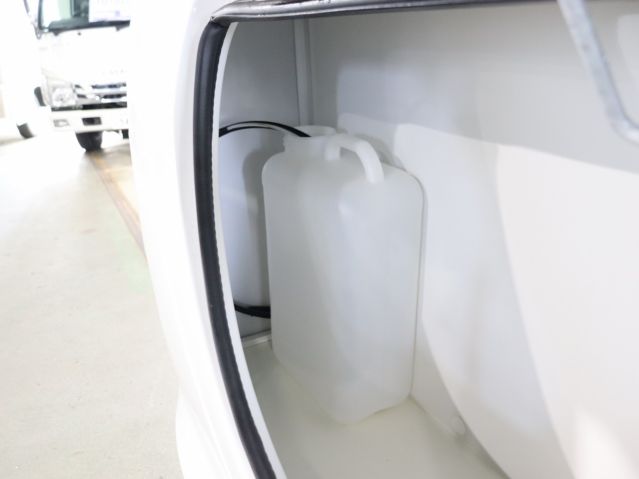 キャンピングカー トレーラー ｱｸﾛｽｶｰ　ｻﾌｧﾘ330DL　牽引免許不要　新車即納