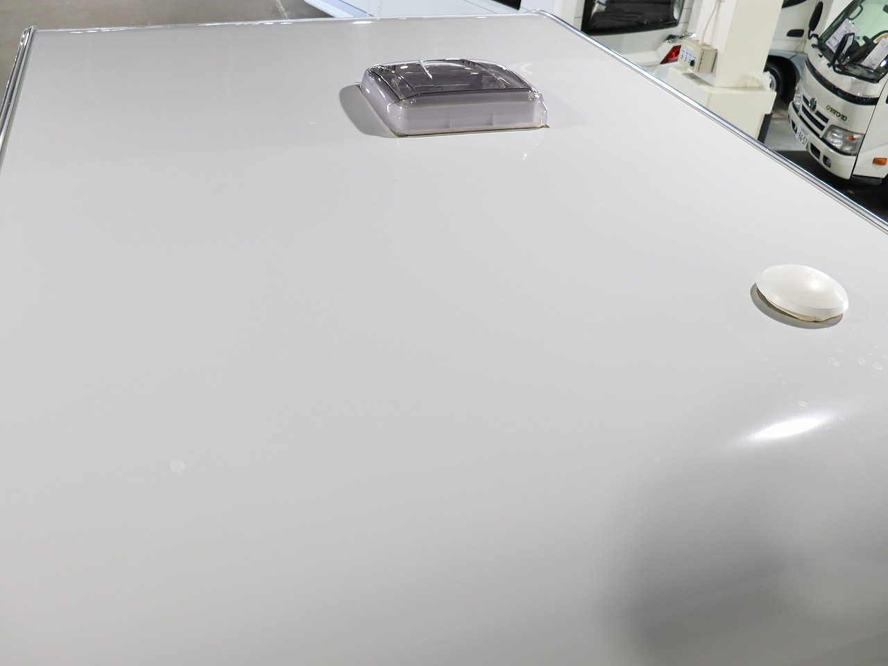 キャンピングカー トレーラー ｱｸﾛｽｶｰ　ｻﾌｧﾘ330DL　牽引免許不要　新車即納