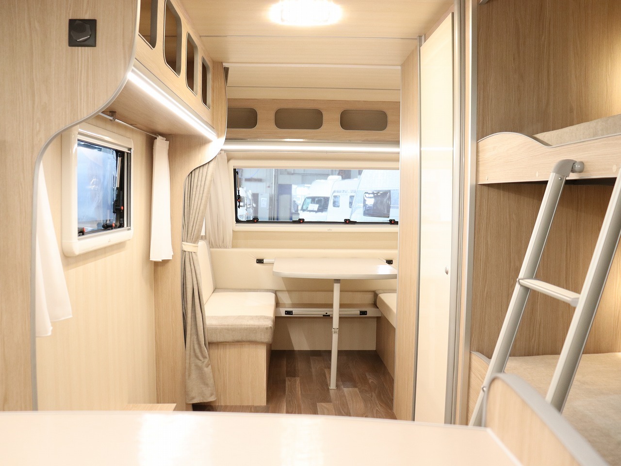 キャンピングカー トレーラー ｱｸﾛｽｶｰ　ｻﾌｧﾘ430DL　牽引免許不要