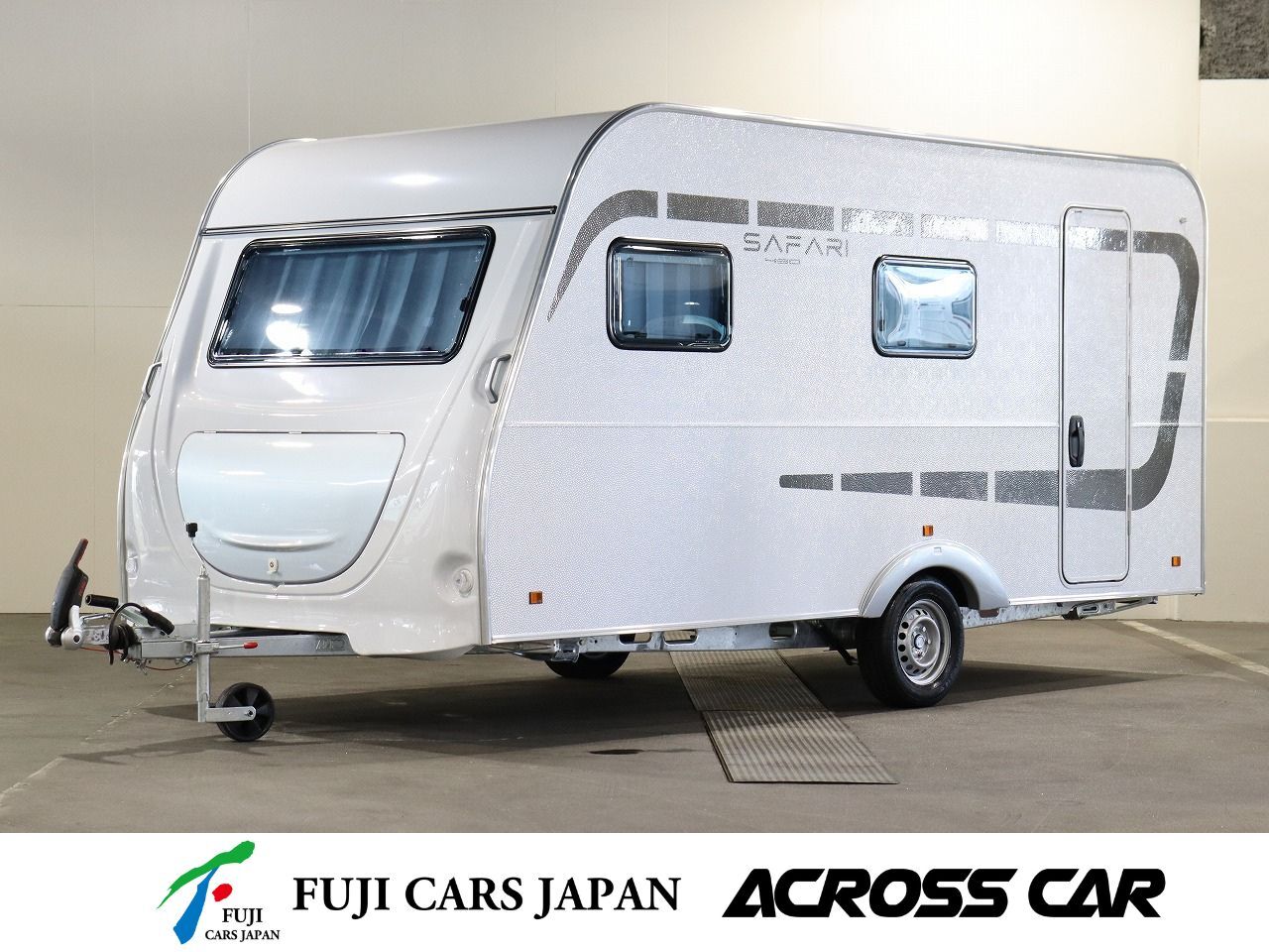キャンピングカー トレーラー アクロスカー　サファリ430DD　牽引免許不要　新車即納