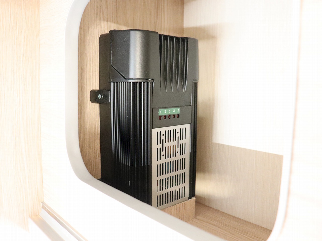 キャンピングカー トレーラー ｱｸﾛｽｶｰ　ｻﾌｧﾘ430DD　牽引免許不要　新車即納