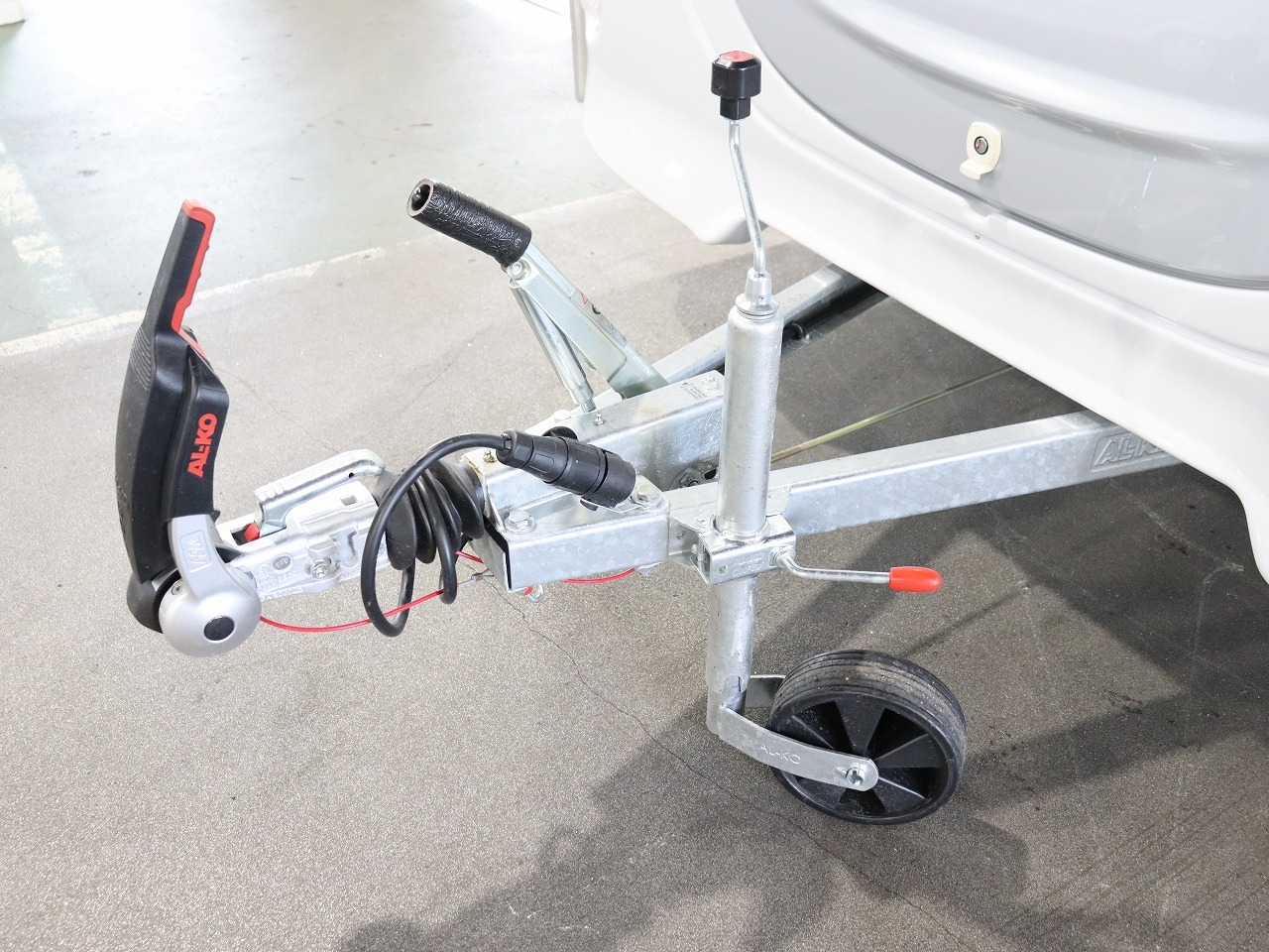 キャンピングカー トレーラー ｱｸﾛｽｶｰ　ｻﾌｧﾘ430DD　牽引免許不要　新車即納