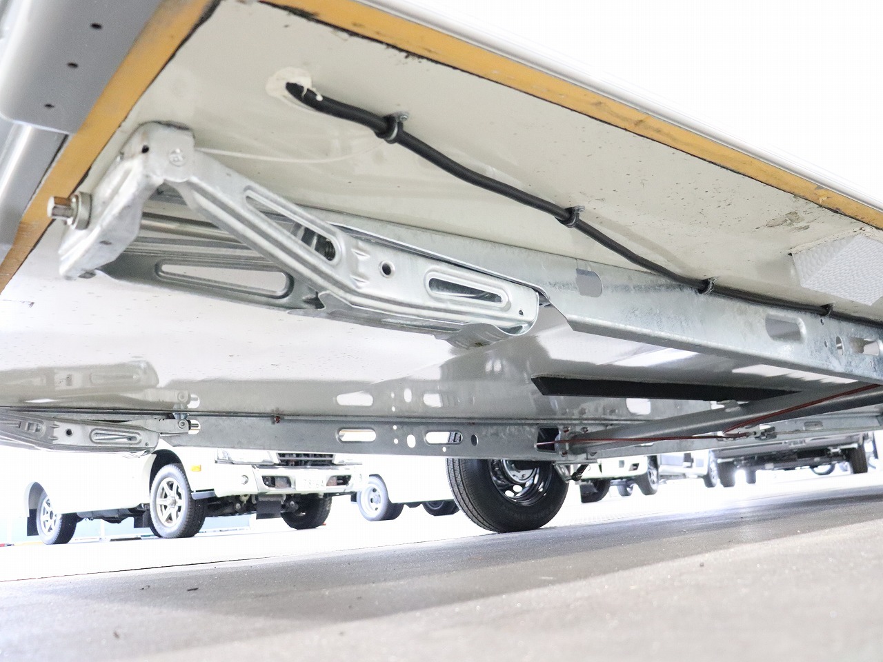 キャンピングカー トレーラー ｱｸﾛｽｶｰ　ｻﾌｧﾘ430DD　牽引免許不要　新車即納