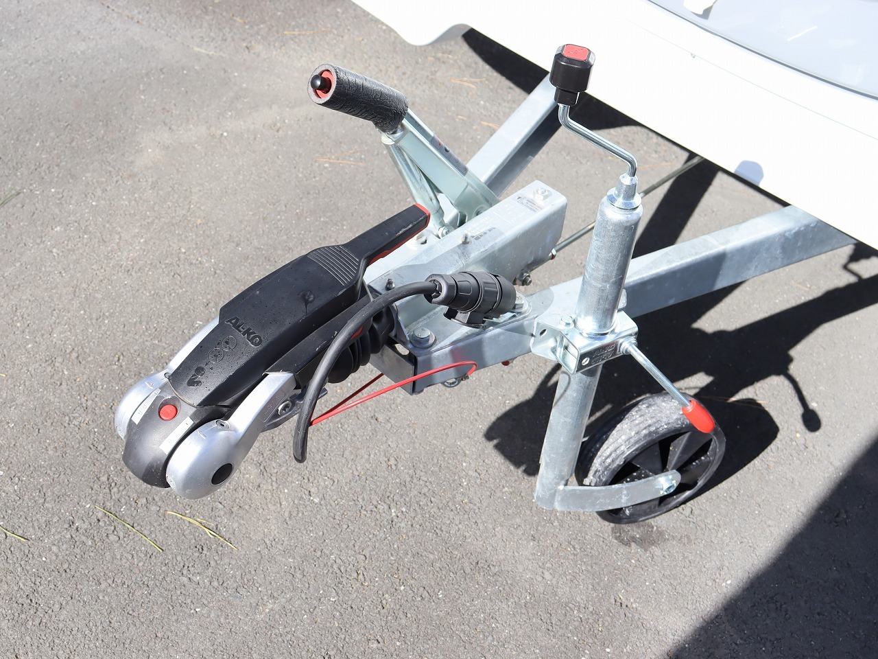 キャンピングカー トレーラー ｱｸﾛｽｶｰ ｻﾌｧﾘ330DL 新車即納