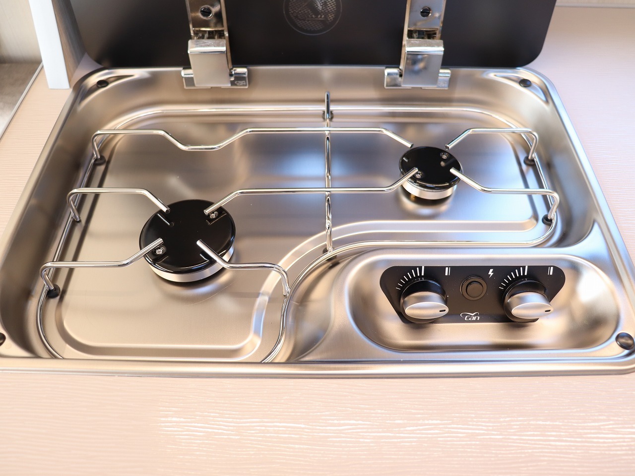 キャンピングカー トレーラー ｱｸﾛｽｶｰ ｻﾌｧﾘ330DL 新車即納