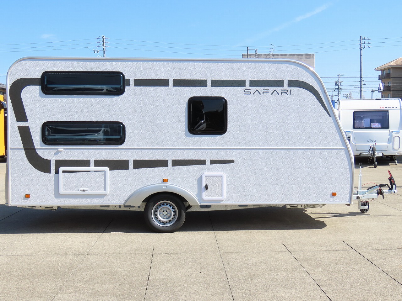 キャンピングカー トレーラー ｱｸﾛｽｶｰ　ｻﾌｧﾘ430DL　牽引免許不要 新車即納