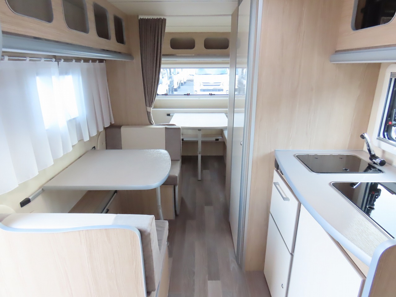 キャンピングカー トレーラー ｱｸﾛｽｶｰ　ｻﾌｧﾘ430DD　新車即納