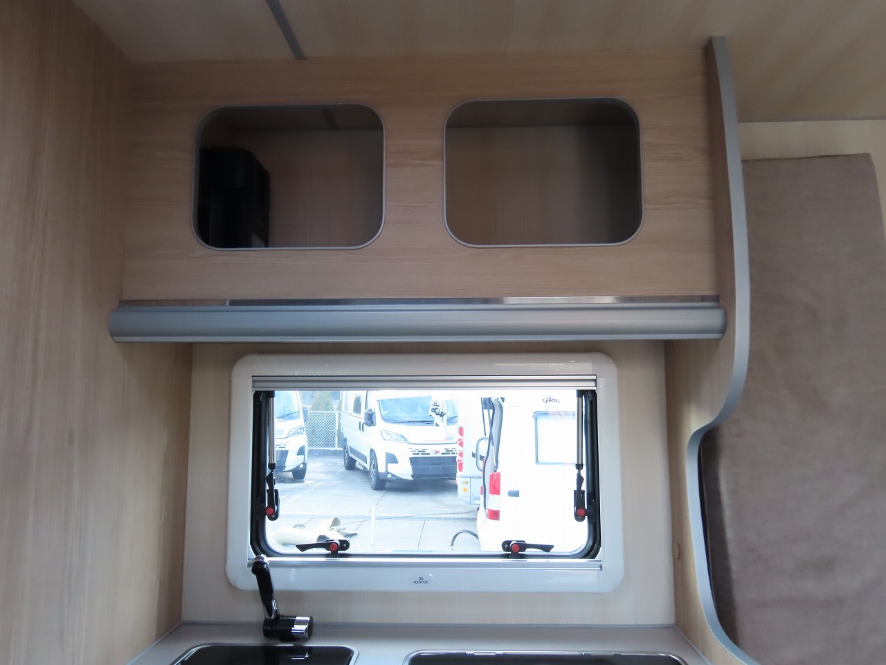 キャンピングカー トレーラー ｱｸﾛｽｶｰ　ｻﾌｧﾘ430DD　新車即納