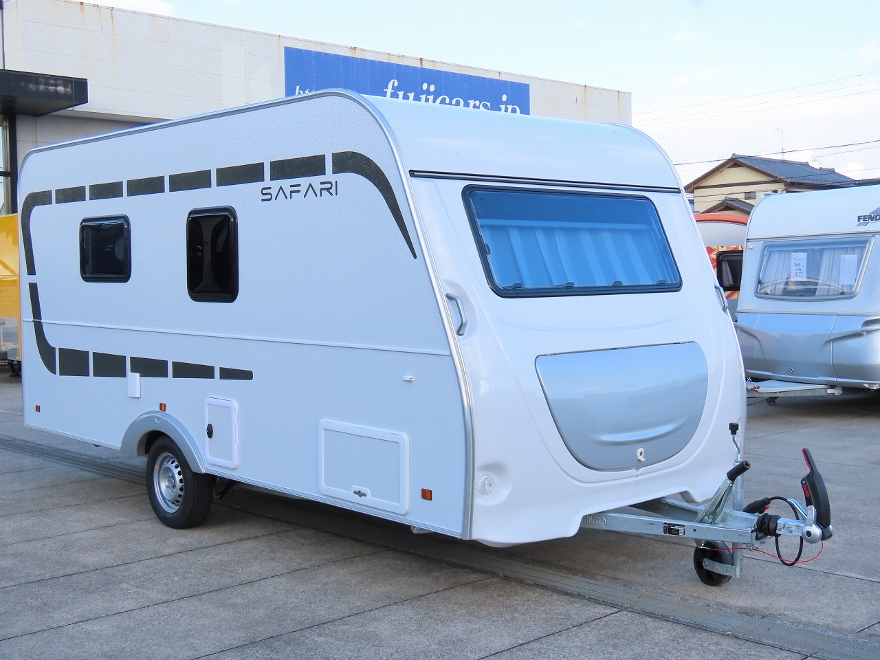 キャンピングカー トレーラー ｱｸﾛｽｶｰ　ｻﾌｧﾘ430DD　新車即納