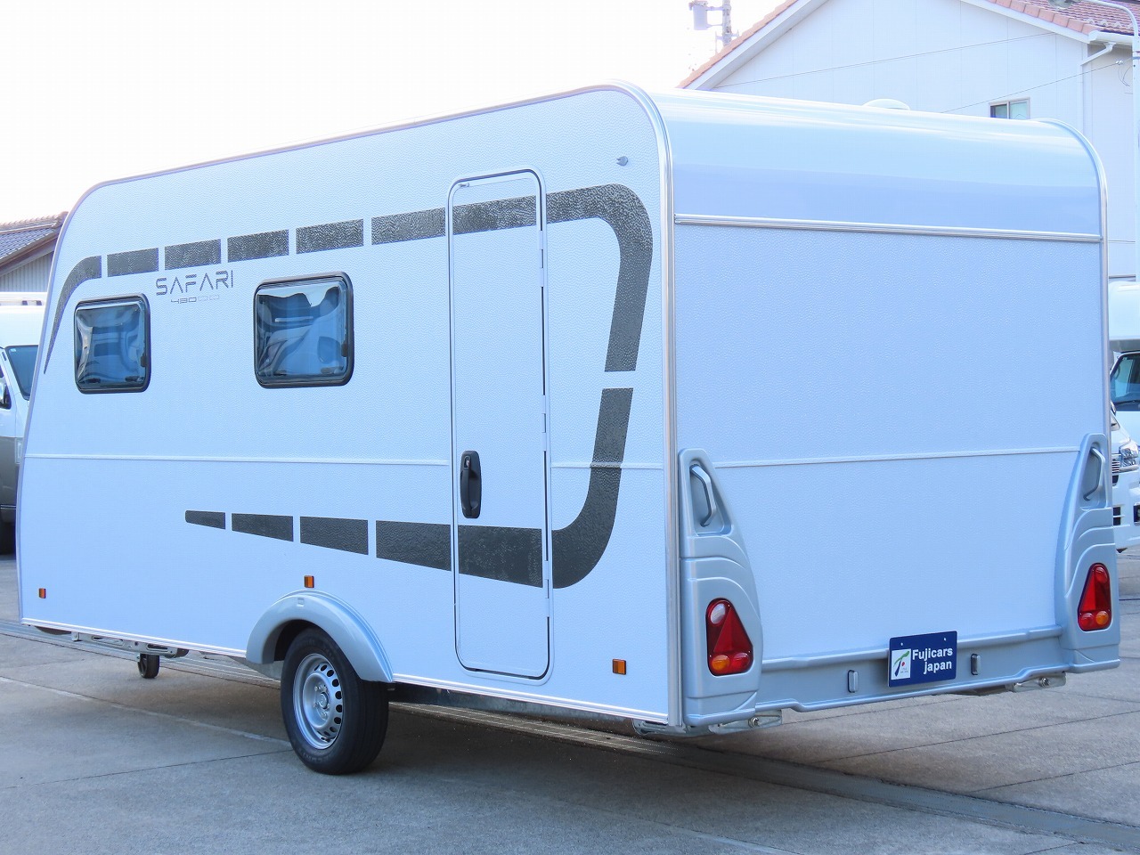 キャンピングカー トレーラー ｱｸﾛｽｶｰ　ｻﾌｧﾘ430DD　新車即納