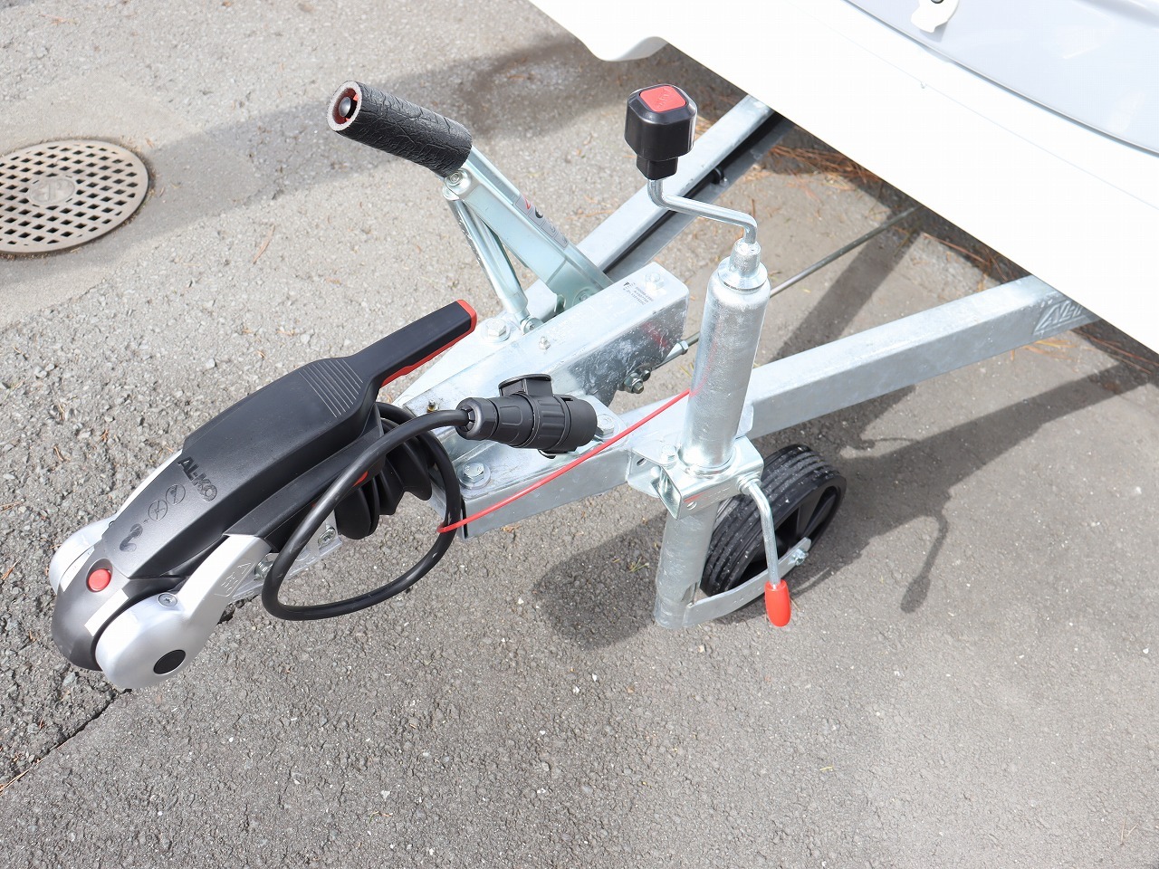 キャンピングカー トレーラー ｱｸﾛｽｶｰ ｻﾌｧﾘ430DD 新車即納