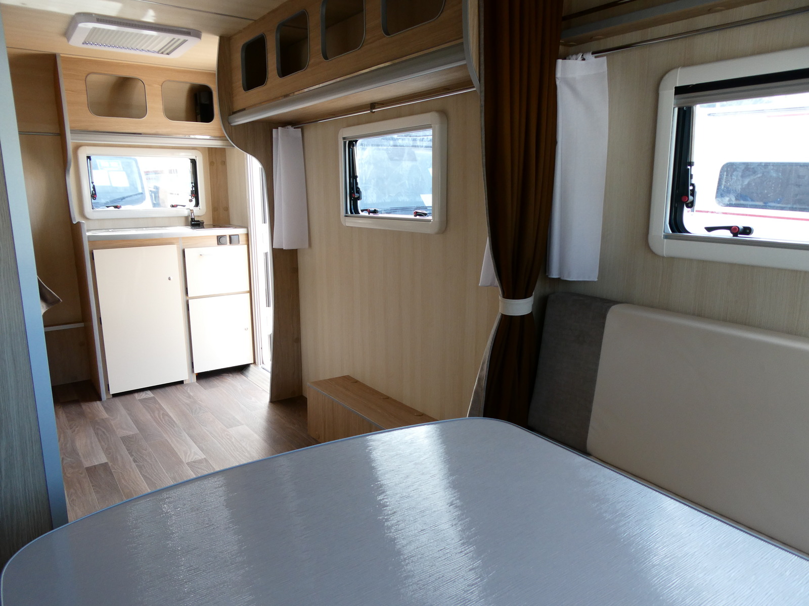 キャンピングカー トレーラー ｻﾌｧﾘ　430DL　けん引免許不要【OP注意】新車即納