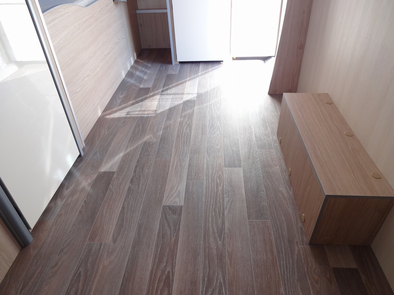 キャンピングカー トレーラー ｻﾌｧﾘ 430DL　新車即納　けん引免許不要