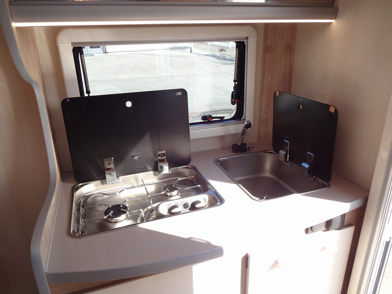 キャンピングカー トレーラー ｻﾌｧﾘ 430DL　新車即納　けん引免許不要