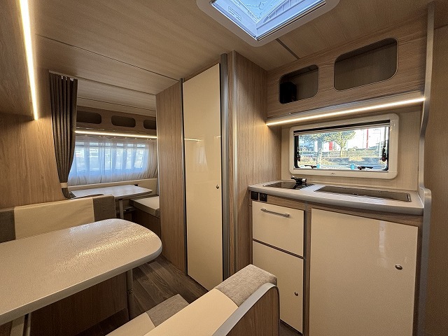 キャンピングカー トレーラー ｱｸﾛｽｶｰ　ｻﾌｧﾘ430DD　新車即納