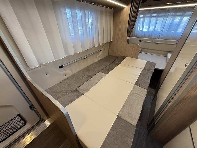 キャンピングカー トレーラー ｱｸﾛｽｶｰ　ｻﾌｧﾘ430DD　新車即納