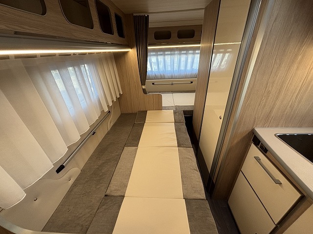 キャンピングカー トレーラー ｱｸﾛｽｶｰ　ｻﾌｧﾘ430DD　新車即納