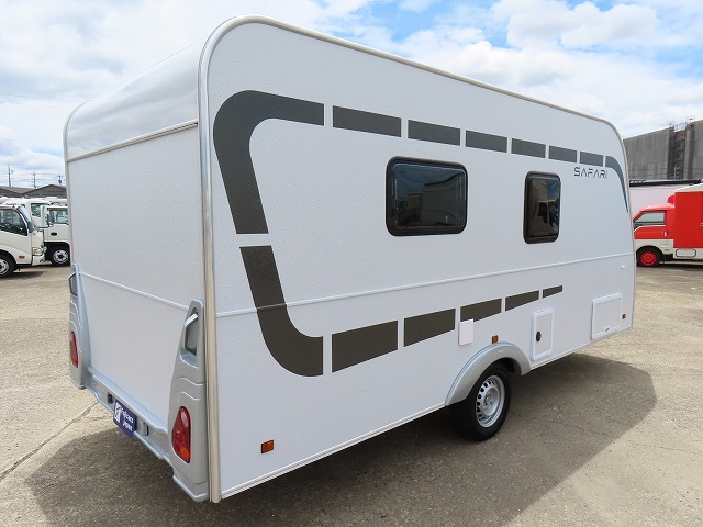 キャンピングカー トレーラー ｱｸﾛｽｶｰｻﾌｧﾘ430DD　牽引免許不要　新車即納車