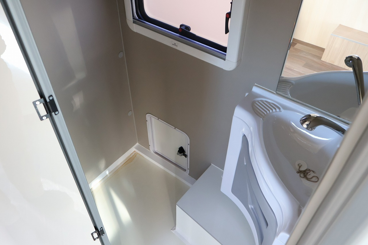 キャンピングカー トレーラー ｱｸﾛｽｶｰ ｻﾌｧﾘ430DL けん引免許不要 新車即納車