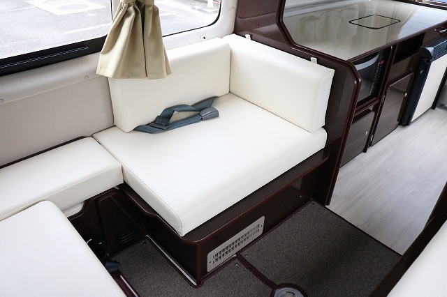 キャンピングカー バンコン ﾊｲｴｰｽ FOCS ﾃﾞｨﾊﾟｰﾁｬｰ 4WD