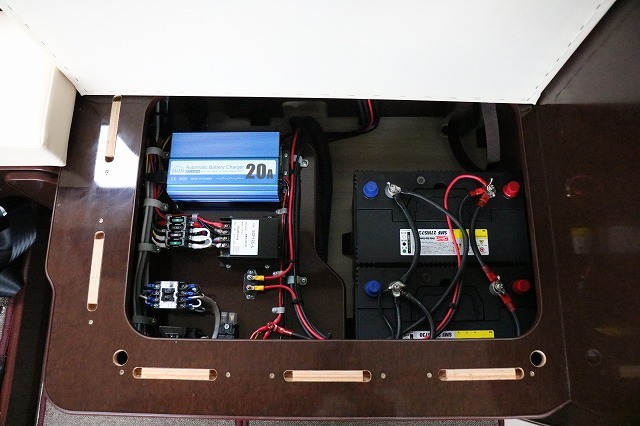 キャンピングカー バンコン ﾊｲｴｰｽ FOCS ﾃﾞｨﾊﾟｰﾁｬｰ 4WD