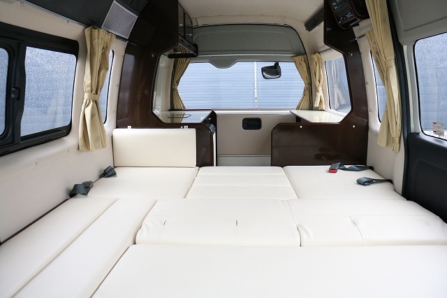 キャンピングカー バンコン ﾊｲｴｰｽ FOCS ﾃﾞｨﾊﾟｰﾁｬｰ 4WD