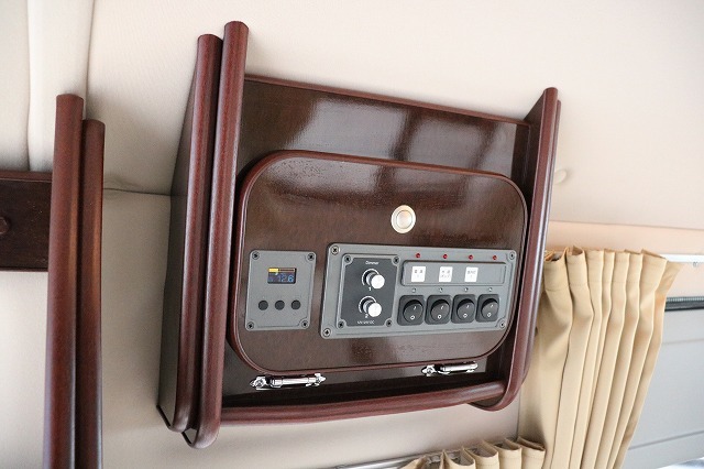 キャンピングカー バンコン ﾊｲｴｰｽ FOCS ﾃﾞｨﾊﾟｰﾁｬｰ 4WD