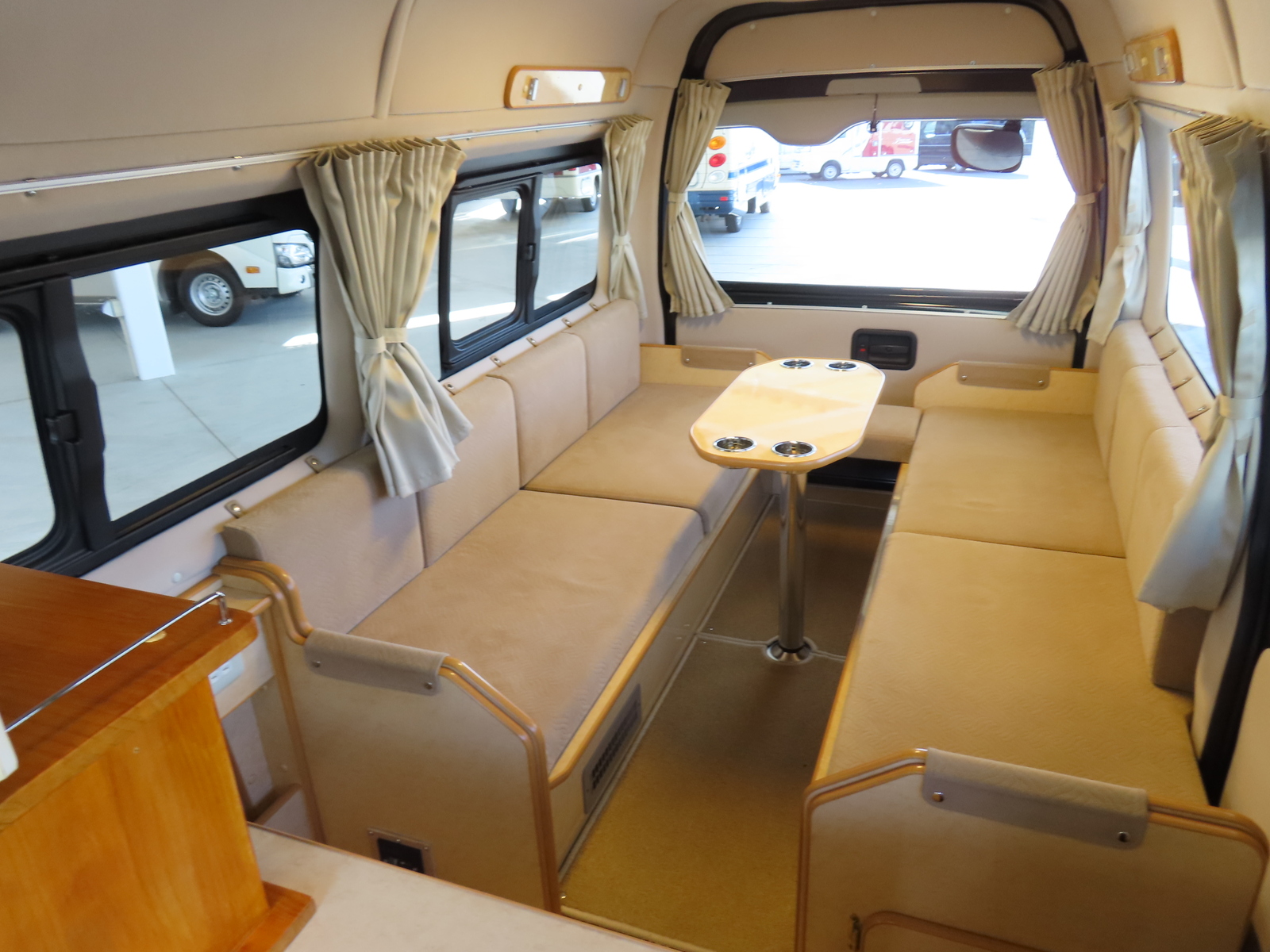 キャンピングカー バンコン ﾊｲｴｰｽ FOCS DSｺﾝﾊﾟｸﾄ