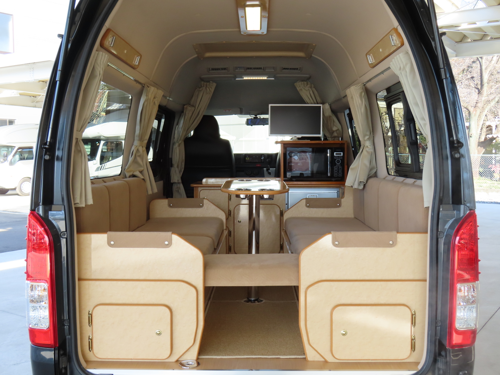 キャンピングカー バンコン ﾊｲｴｰｽ FOCS DSｺﾝﾊﾟｸﾄ